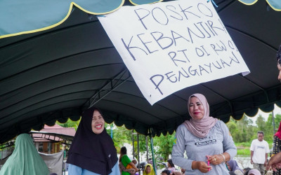 Jalankan Taklimat Prabowo: Legislator Partai Gerindra beri Sembako Warga Terdampak Banjir di Balangan Kalsel