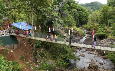 Berkat Adanya Jembatan Gantung, Petani Pangandaran Kini ke Pasar Nggak Perlu Muter lagi!