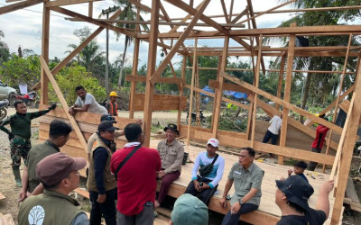 Fokus Rehabilitasi Sumatera, Kemenhut Manfaatkan Kayu Gelondongan yang Hanyut Pascabencana