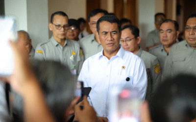 Mentan: Petani Digaji oleh Negara untuk Pulihkan Sawah Terdampak Bencana