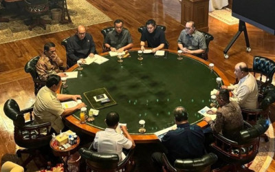 Gelar Ratas di Hambalang, Prabowo Dorong Industri Tekstil hingga Chip