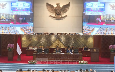 Paripurna DPR: Adies Kadir Jadi Hakim MK, Sari Yuliati Gantikan Adies Jadi Wakil Ketua DPR