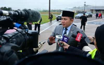 Seskab Teddy Beberkan Impact Nyata Kunjungan Prabowo ke Inggris: Ada 3 Hal Besar!
