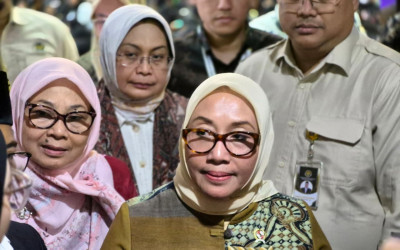 Menteri PPA Beri Applause Petugas Haji Perempuan Tahun Ini, Paling Rame Sepanjang Sejarah!!