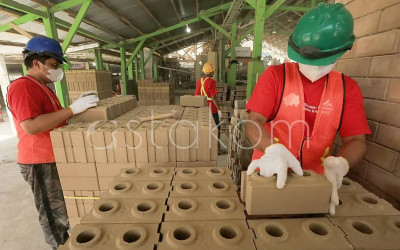 Produksi Batu Sepablock Semen Padang