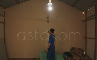 Pengoperasian PLTS Huntara di Batu Busuak Padang