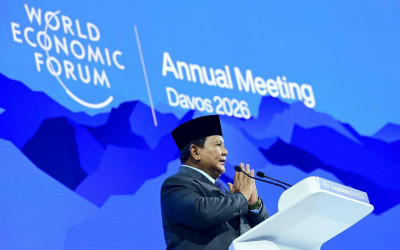 Presiden Prabowo Gaspol Upgrade Sektor Pendidikan: Panel Interaktif Masuk Kelas di Desa, Siswa Excited!