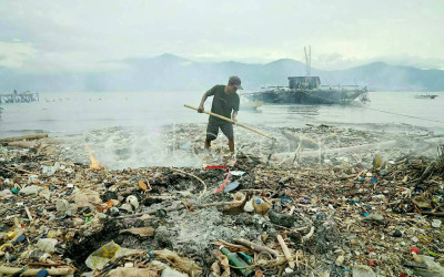 Penanganan Sampah Laut Teluk Palu