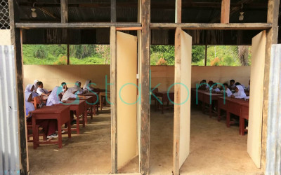 Siswa SDN 05 Batang Anai Belajar di Tenda Darurat