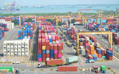 Pertumbuhan Terminal Petikemas Surabaya