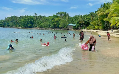 Liburan di Pantai Tanjung Kasuari Sorong
