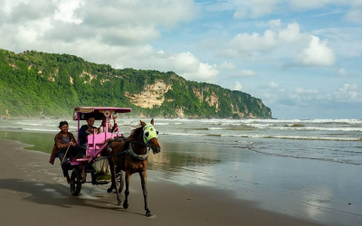 Wisata Pantai Parangtritis di Bantul