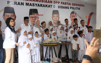 HUT ke-18 Partai Gerindra: Istri Ketua MPR Bersamai Warga Ragunan di Pengobatan Gratis DPP Partai Gerindra