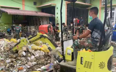 Gercep! TNI Bersihin Jalan sampai Rumah Ibadah, Aktivitas Warga Sumatra Mulai Normal Lagi