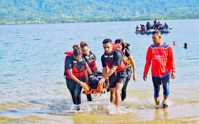 Pelatihan Evakuasi Medis Laut untuk Mahasiswa STIKes di Ambon