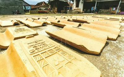 Pengrajin Genteng Sleman Sambut Baik Program Gentengisasi Prabowo