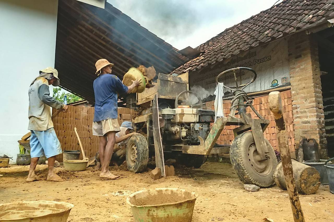 [astakom/str-Panji Arkananta]