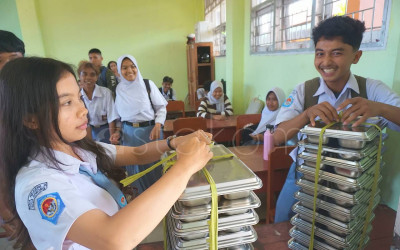 Survei Indikator: Gen Z Paling Puas dengan Kinerja Presiden Prabowo, Program MBG Jadi Andalan
