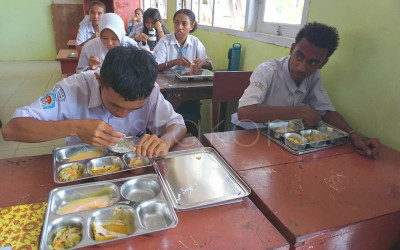 Jangan ke-Gocek! Dana Pendidikan Tetap Full Meski Ada MBG