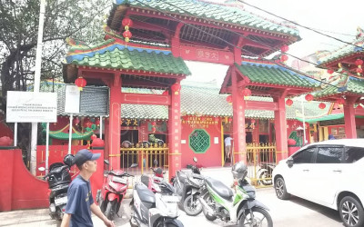 Persiapan Imlek di Vihara Bodhisatva Karaniya Metta Pontianak