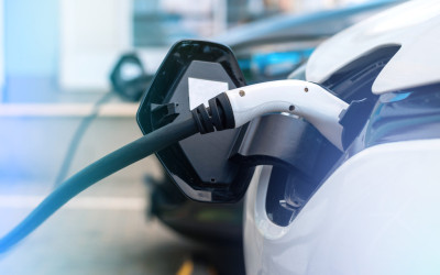 EV Indonesia Ngegas Beneran: Regulasi Jalan, Pasar Meledak, Industri Siap Go Global