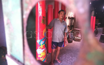Produksi Lilin Raksasa Imlek di Medan