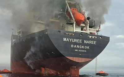 Kapal di Hormuz 'Menyamar' Pakai Identitas China Biar Nggak Kena Sasaran!