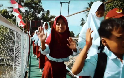 Seskab: Presiden Prabowo Terima Laporan 280 Jembatan Perintis Selesai Dibangun