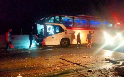 Bus Mudik Arus Balik yang Ditumpangi Wartawan astakom.com Kecelekaan di KM 87 Tol Purbaleunyi