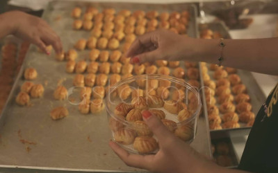Produksi Kue Kering Legendaris di Padang