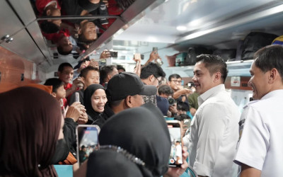 Seskab Tinjau Layanan Kereta Kerakyatan: Harga Turun, Kualitas terus Ditingkatkan