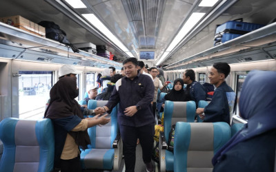Mudik Gratis 2026! Mas Kawe Berangkatkan Dua Kereta dari Senen dan Gambir, Ratusan Pemudik Antusias!