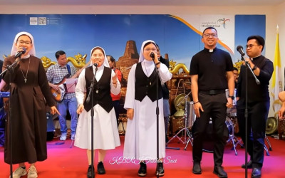 Spill! Harmoni dan Keseruan KBRI Vatikan Berdendang Lagu 'Selamat Lebaran'