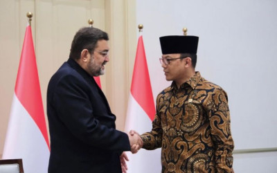 Menlu Temui Dubes Iran Serahkan Ucapan Belasungkawa Resmi dari Prabowo