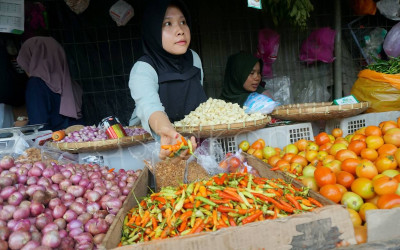 Kas Rumah Tangga Lagi Diuji! Harga Bumbu Dapur Naik, Ayam dan Telur Justru Diskon