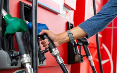 Harga Minyak AS &amp; Dubai Merosot 11% Usai Ungkapkan Tunda Serangan ke Timur Tengah