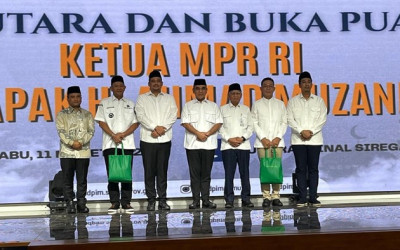 Jelang Lebaran, Ketua MPR Salurkan 5.000 Paket Bantuan untuk Korban Bencana di Sumut