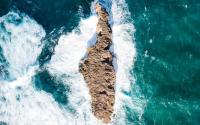 Tensi Meningkat di Selat Hormuz: Iran Tanam Ranjau, AS Siap Tindak!