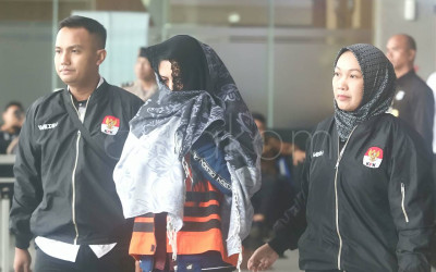 KPK Duga Keluarga Bupati Pekalongan Terlibat dalam Proyek Pengadaan di Pemkab