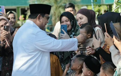 Presiden Prabowo Salat Idul Fitri di Aceh Tamiang