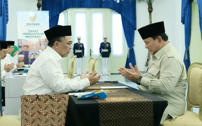 Presiden Prabowo Serahkan Zakat ke Baznas