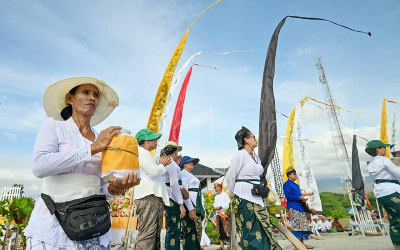 Upacara Melasti di Palu