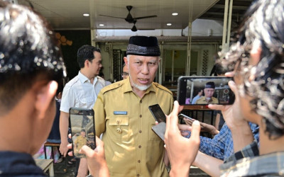 Gubernur Sumbar Imbau Warga Tenang, Pemerintah Pastikan Harga BBM Aman