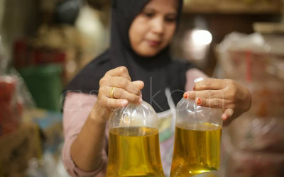Harga Minyak Goreng Curah Naik di Kota Padang