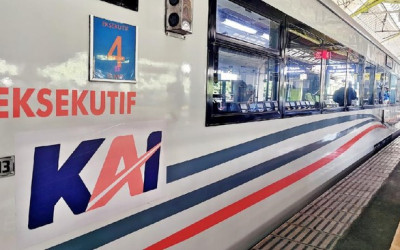 Gercep! PT KAI Respons Evakuasi Insiden Kecelakaan KA Argo Bromo dengan KRL di Bekasi