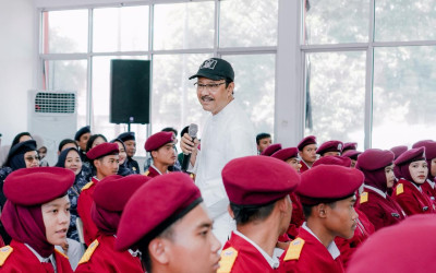 Mensos: Isu Mark Up Sepatu Sekolah Rakyat Hoaks! Pengadaan Transparan dan Akuntabel