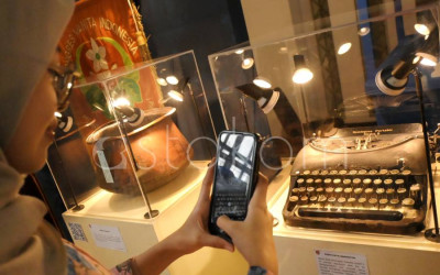 Pameran Women of Light di Surabaya