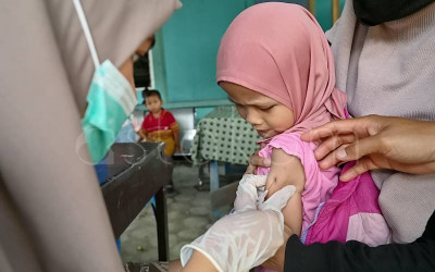 Pelaksanaan Imunisasi Cegah KLB Campak di Palu