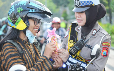 Polwan Polrestabes Surabaya Peringati Hari Kartini