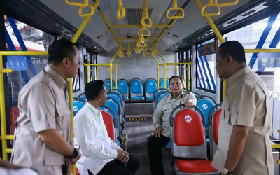 Presiden Prabowo Resmikan Pabrik Kendaraan Listrik